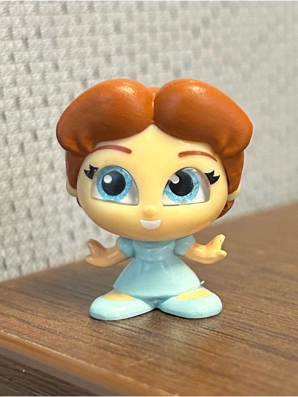 🧚♀️ ULTRA RARE Disney Doorables Series 6 – Wendy Darling from Peter Pan.